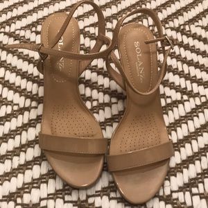 Solanz Shiny nude low heels